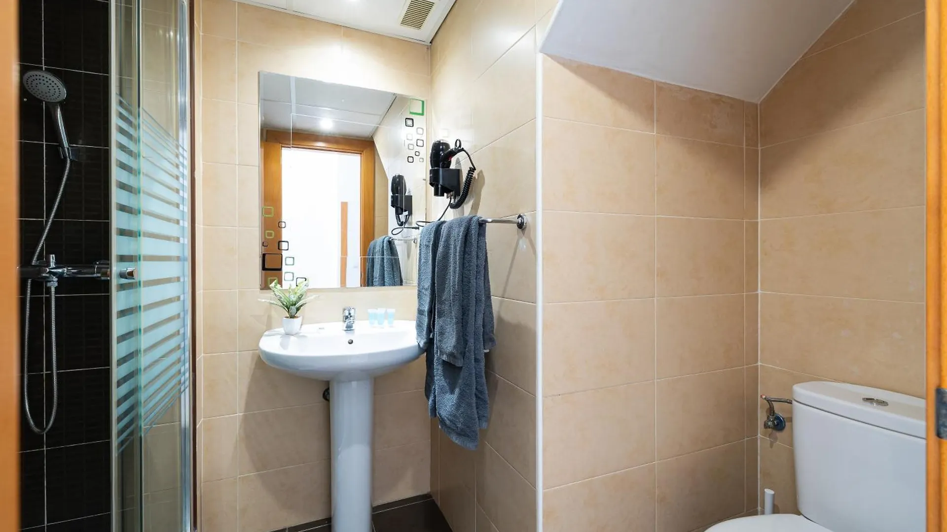 H2M Duplex Sancti Espiritu Sunny Terrace Apartment Malaga