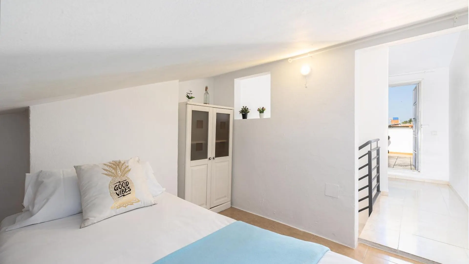 H2M Duplex Sancti Espiritu Sunny Terrace Apartment Malaga 0*,