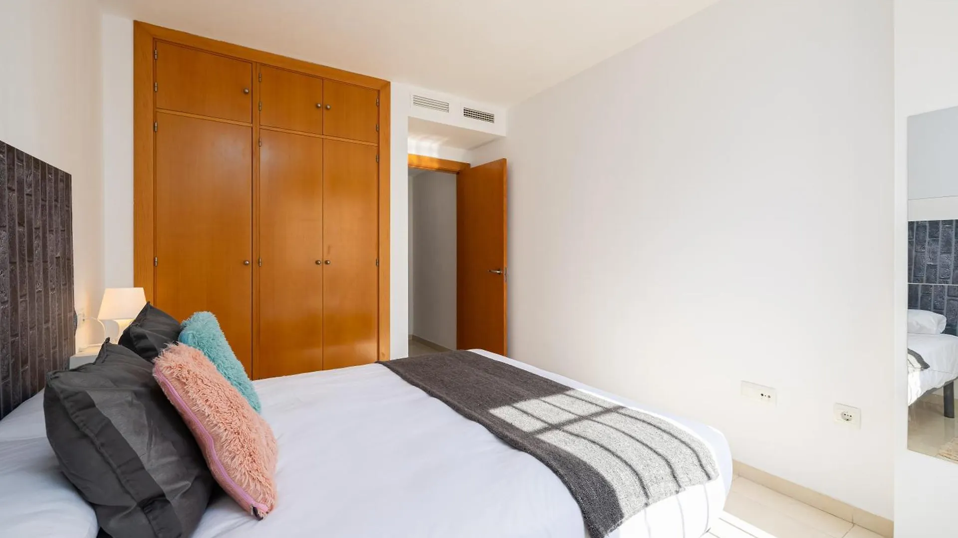 H2M Duplex Sancti Espiritu Sunny Terrace Apartment Malaga Spain
